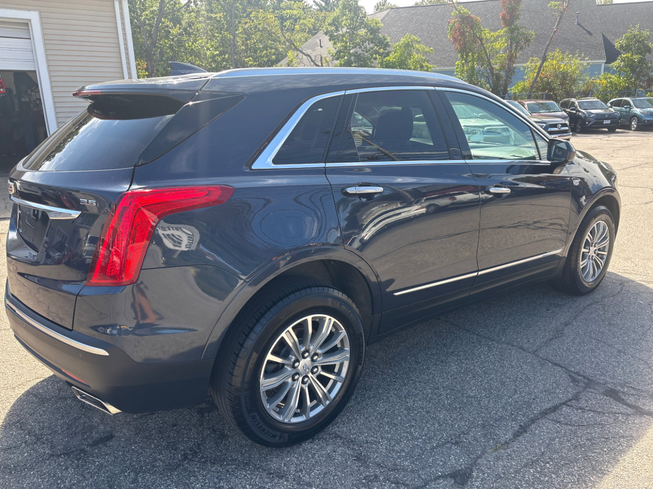 Used 2018 Cadillac XT5 Luxury w/ Driver Awareness Package image 5