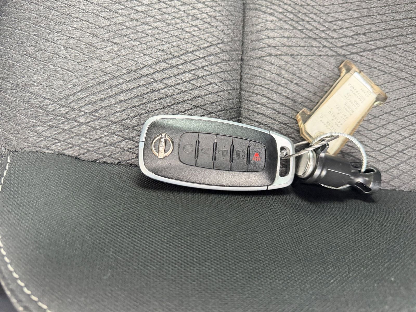 Used 2025 Nissan Rogue SV image 27