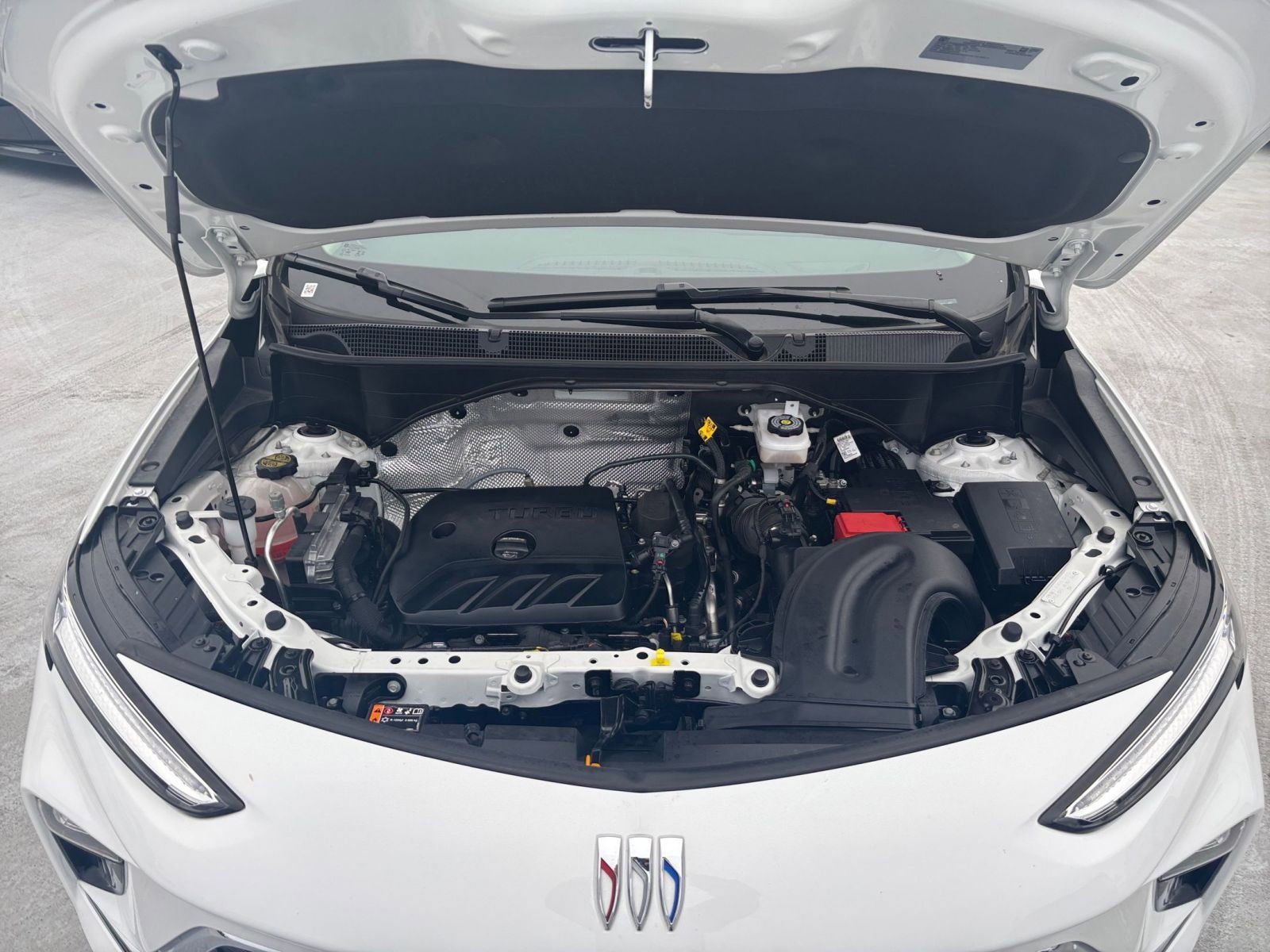 Used 2025 Buick Encore GX Preferred image 30