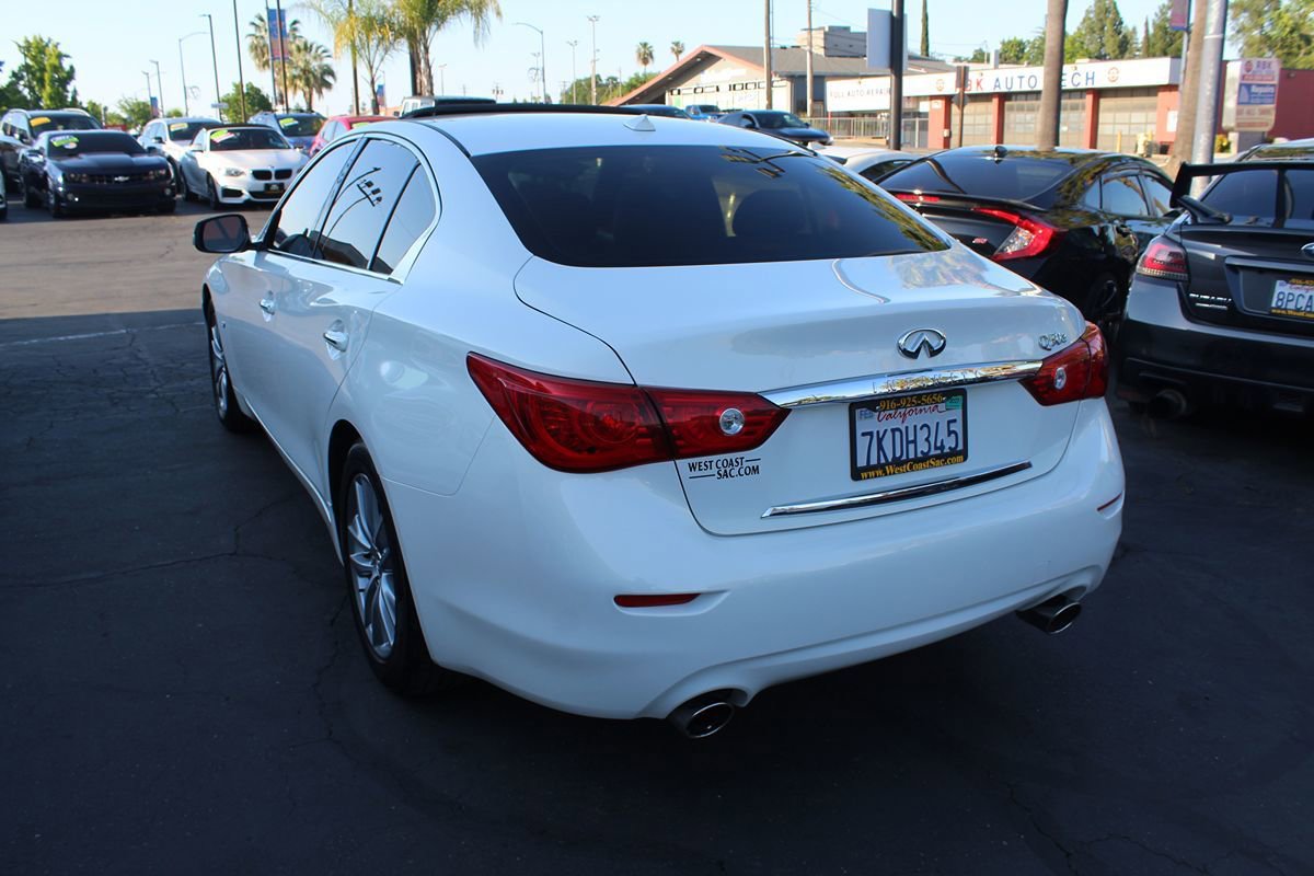 Used 2015 INFINITI Q50 w/ Moonroof Package RWD image 5