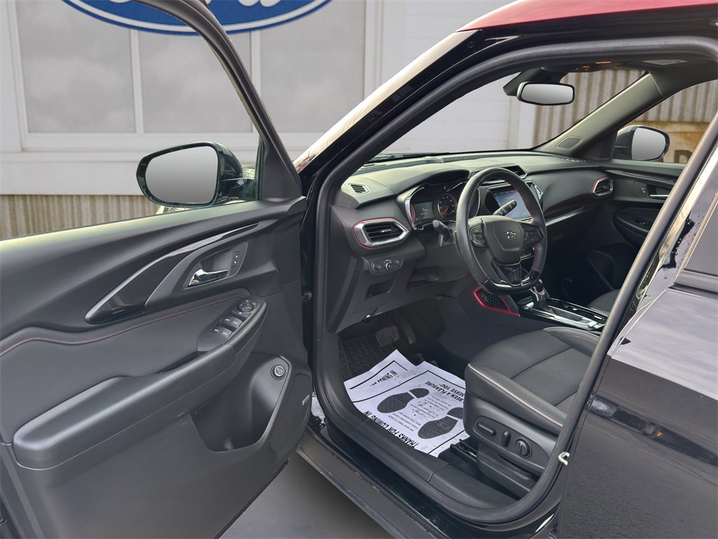 Used 2022 Chevrolet TrailBlazer RS w/ Sun and Liftgate Package image 27