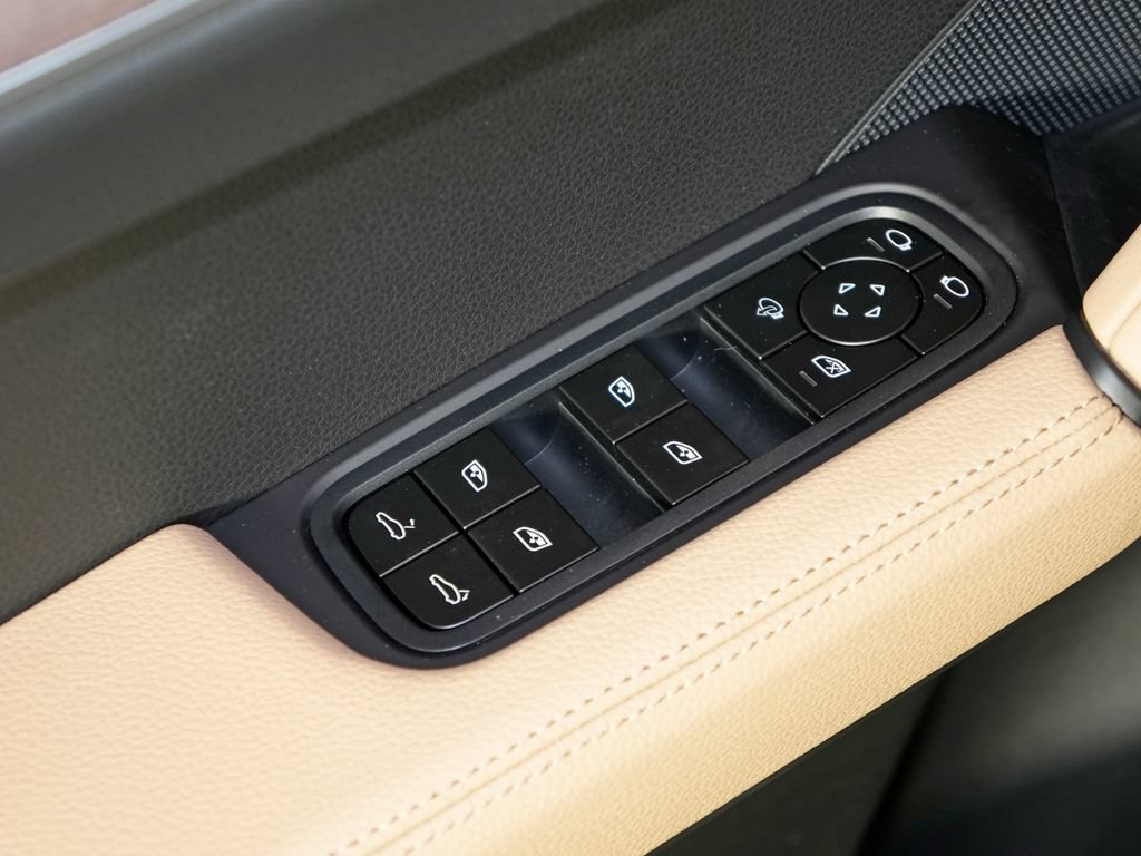 Certified 2026 Porsche Cayenne AWD/4WD image 17
