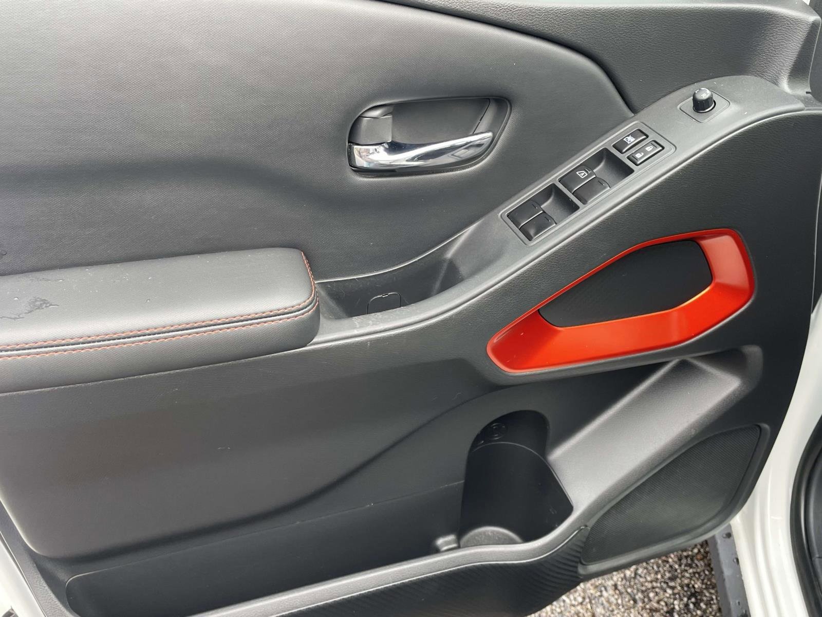 Used 2022 Nissan Frontier PRO-4X image 15