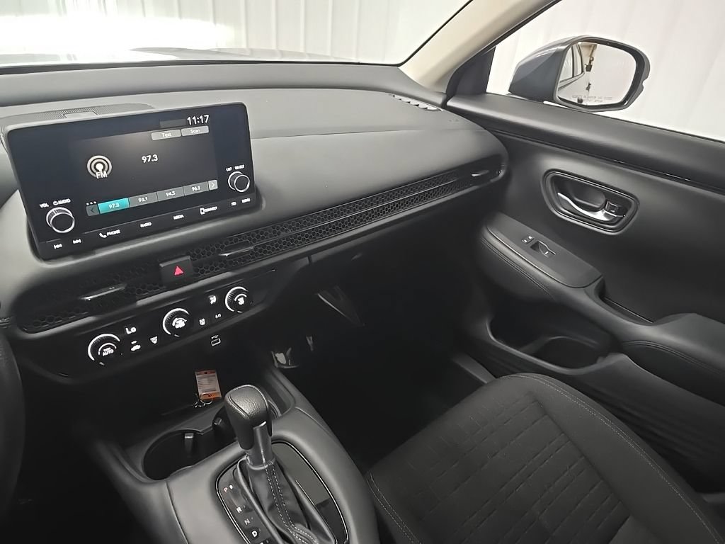 Used 2023 Honda HR-V LX image 27