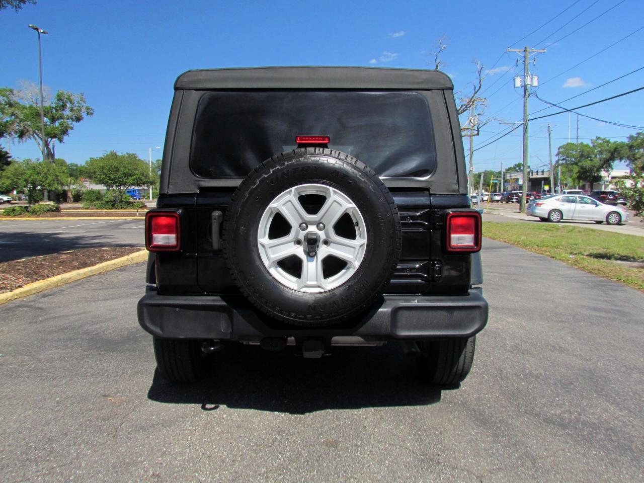 Used 2022 Jeep Wrangler Unlimited Sport AWD/4WD image 10