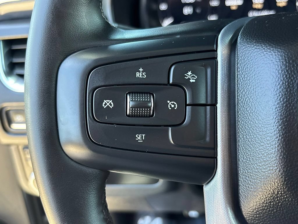 Used 2024 GMC Yukon SLT AWD/4WD image 19