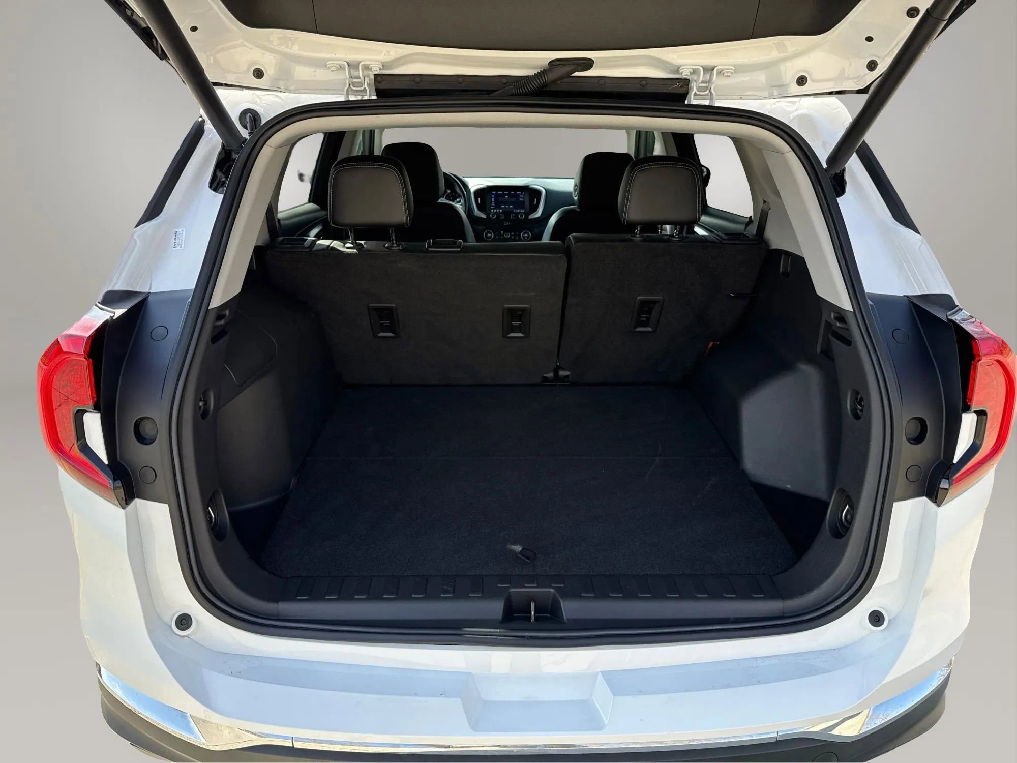 Used 2022 GMC Terrain SLT image 11