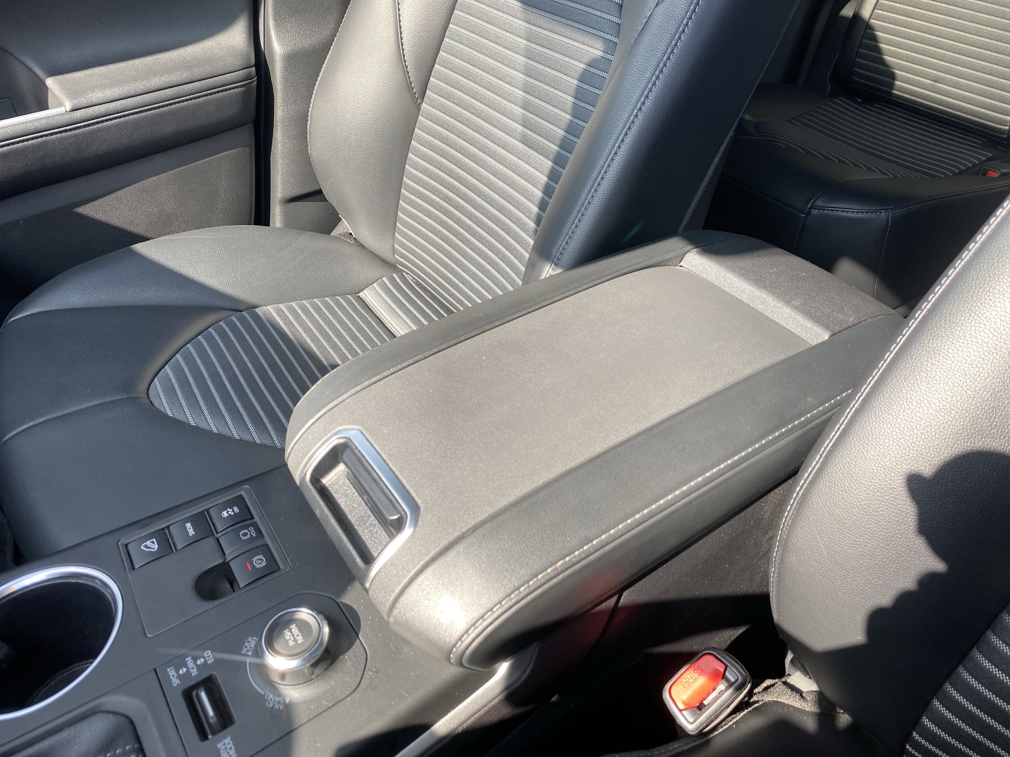 Used 2024 Toyota Highlander XSE image 27