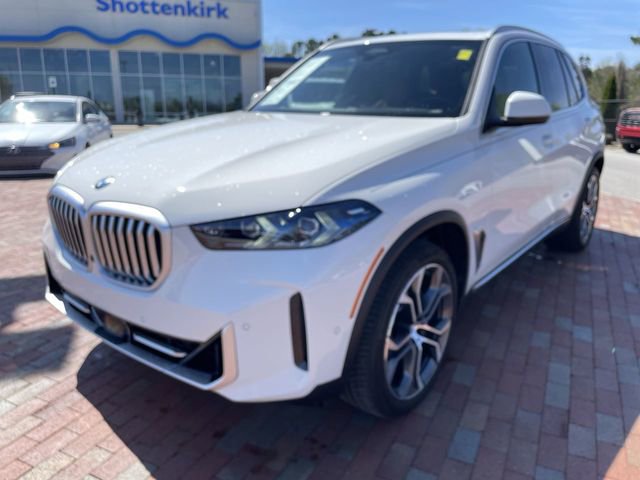 Used 2026 BMW X5 xDrive40i w/ Premium Package image 1
