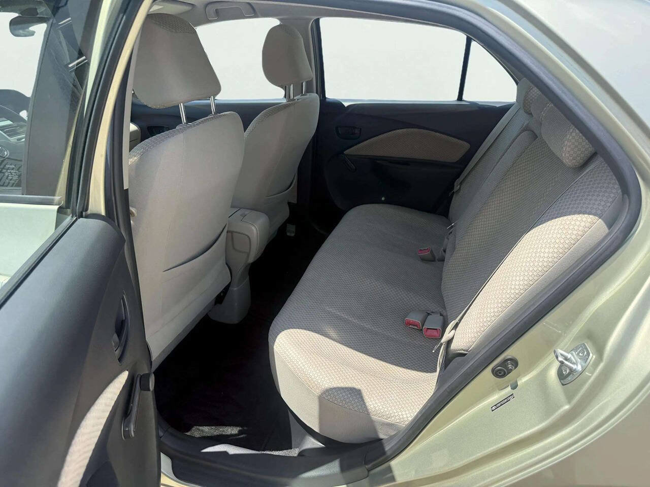 Used 2008 Toyota Yaris S FWD image 11