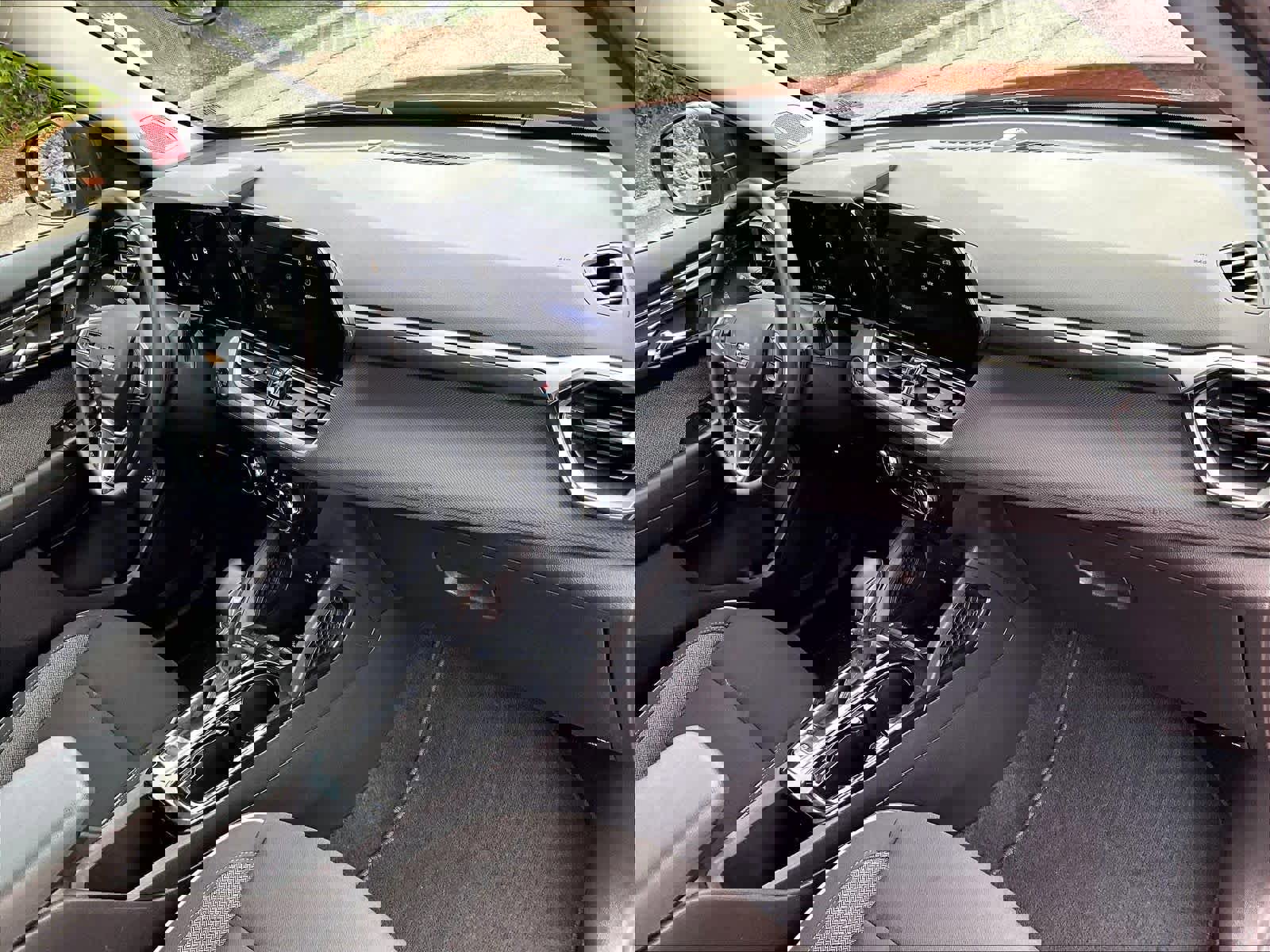 Used 2025 Chevrolet TrailBlazer LT w/ Convenience Package AWD/4WD image 19