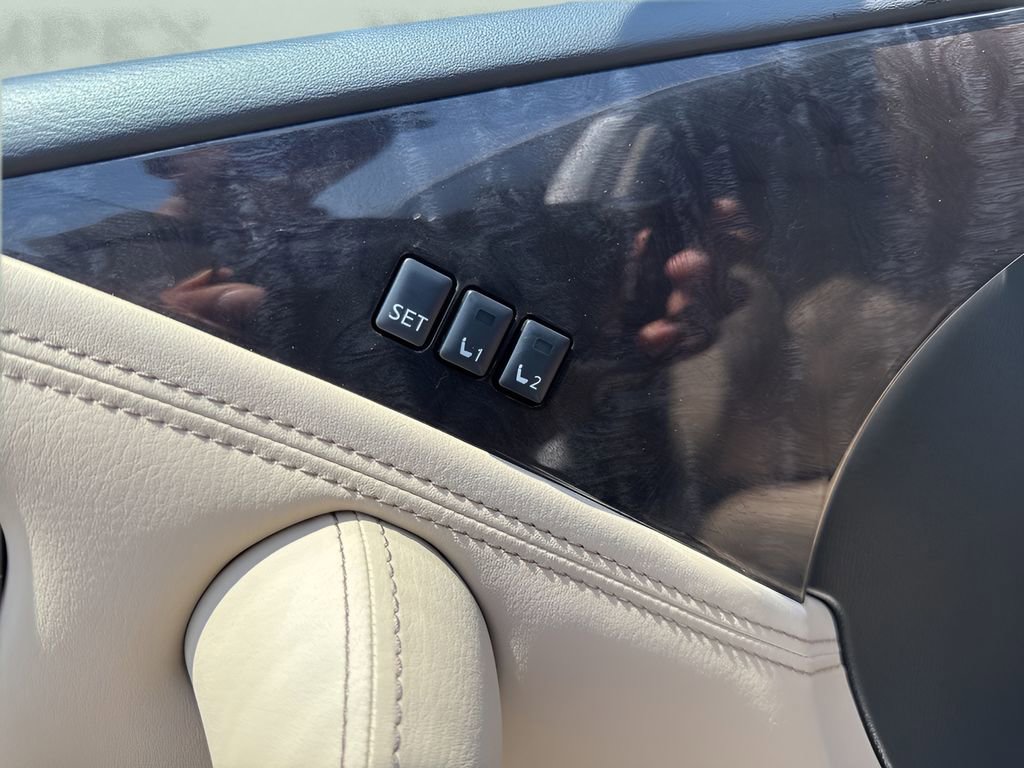 Used 2024 Nissan Armada Platinum w/ Captain's Chairs Package image 11