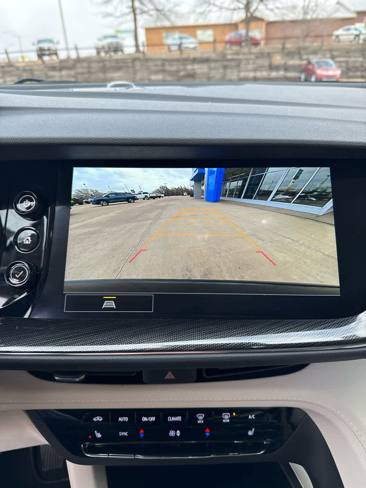 Used 2023 Buick Envision Essence image 21