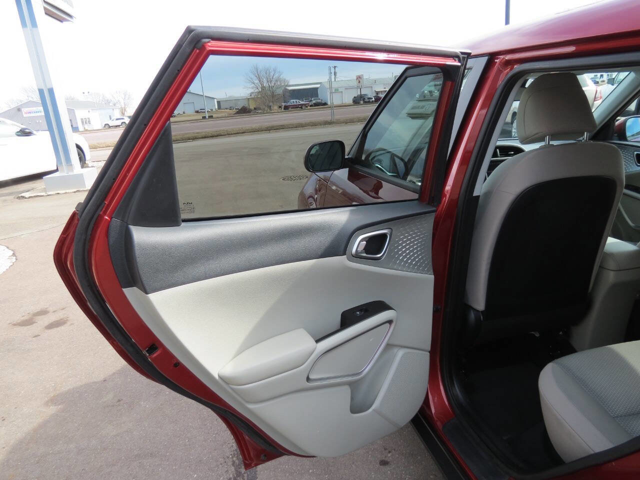 Used 2023 Kia Soul LX w/ LX Technology Package image 30