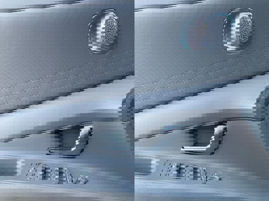 Used 2021 Hyundai Elantra SEL image 11