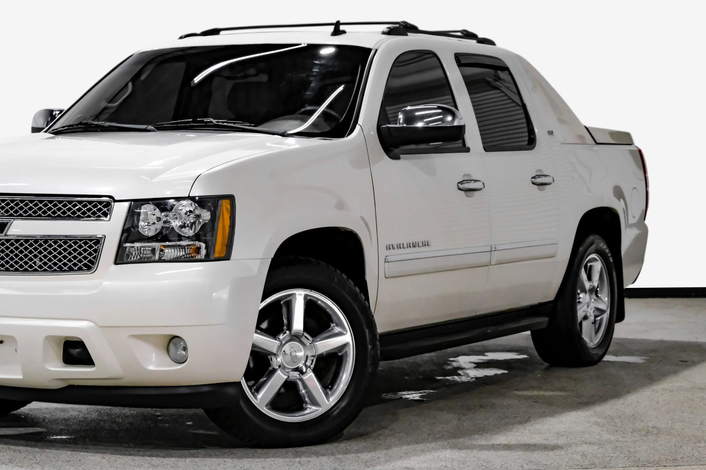 Used 2012 Chevrolet Avalanche LTZ image 11
