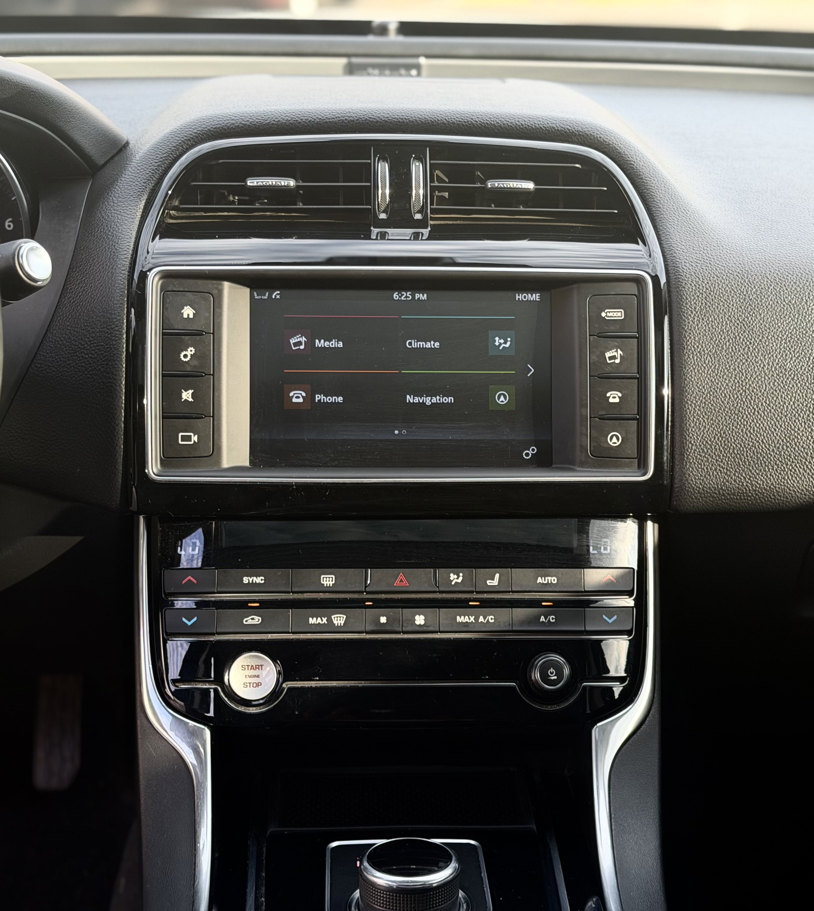 Used 2017 Jaguar XE Prestige RWD image 20