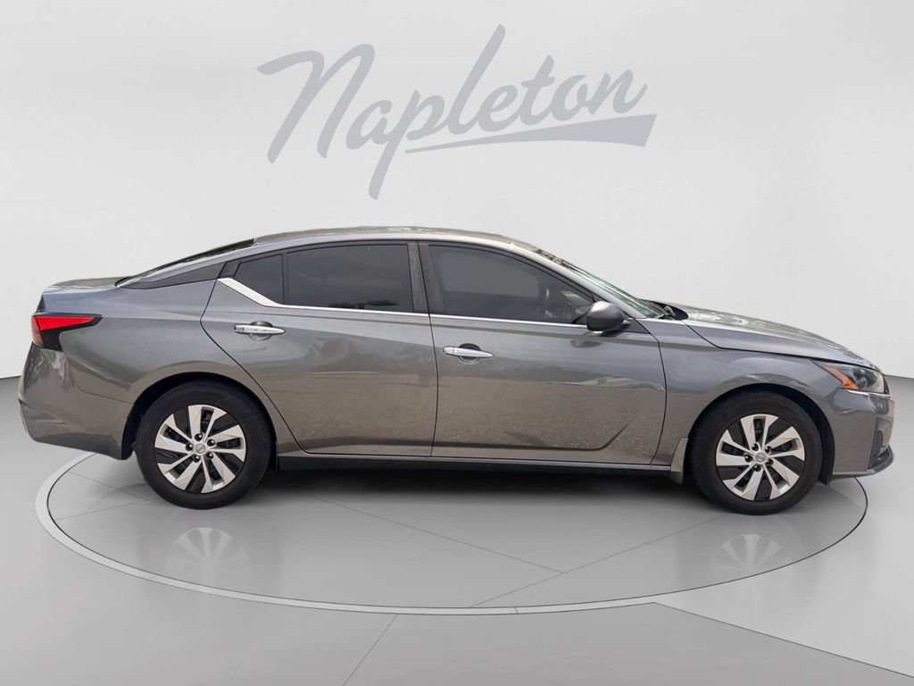 Used 2024 Nissan Altima 2.5 S FWD image 7