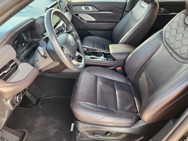 Used 2025 Ford Explorer Platinum w/ LUX Leather Package image 13