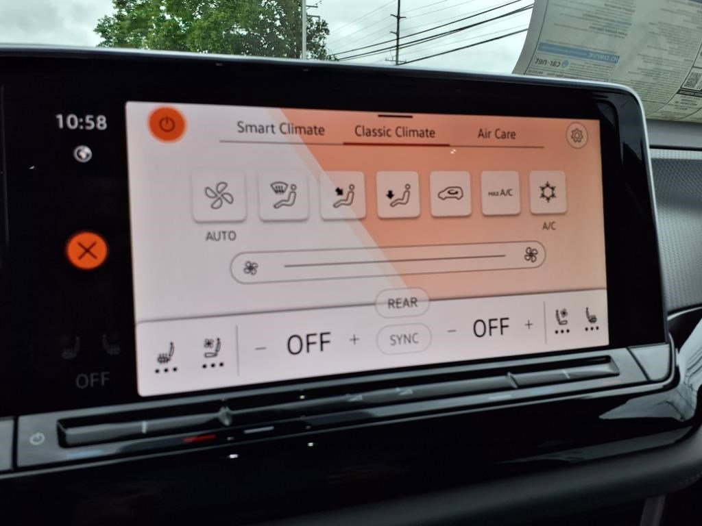 New 2025 Volkswagen Atlas Peak Edition SE image 19