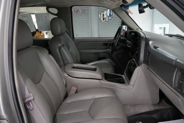 Used 2005 GMC Yukon XL 2500 SLT w/ SLT Preferred Equipment Group image 21