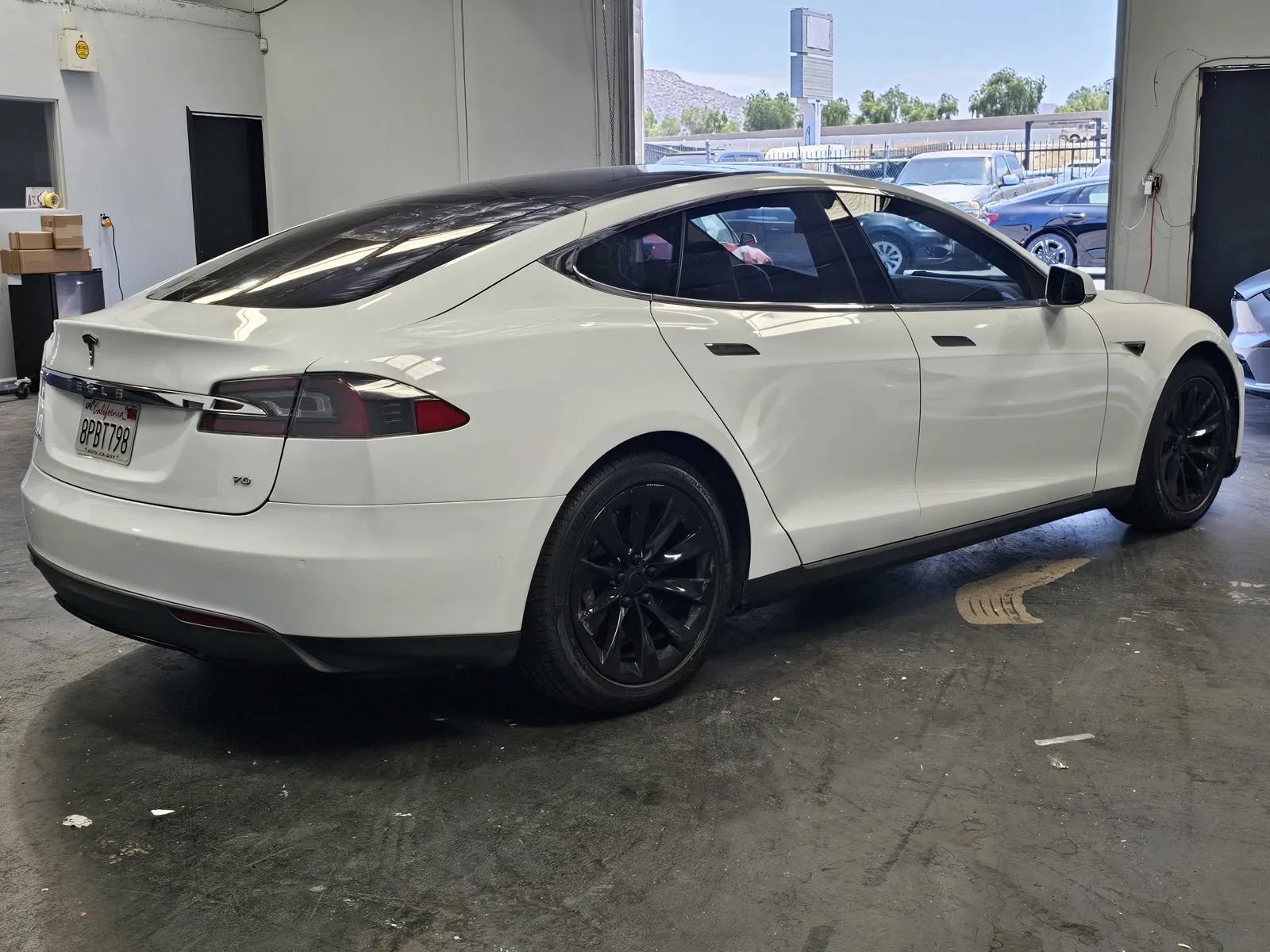 Used 2016 Tesla Model S 70 RWD image 4