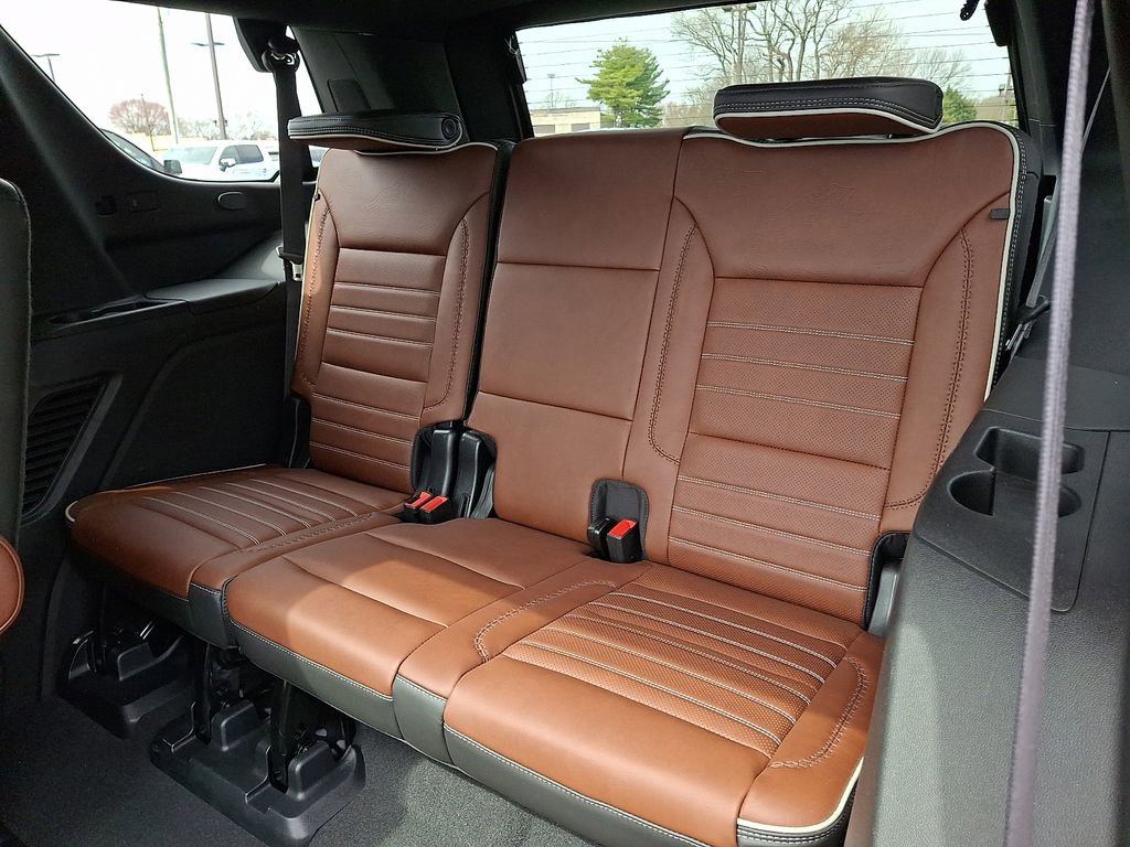 Used 2023 GMC Yukon Denali Ultimate image 11