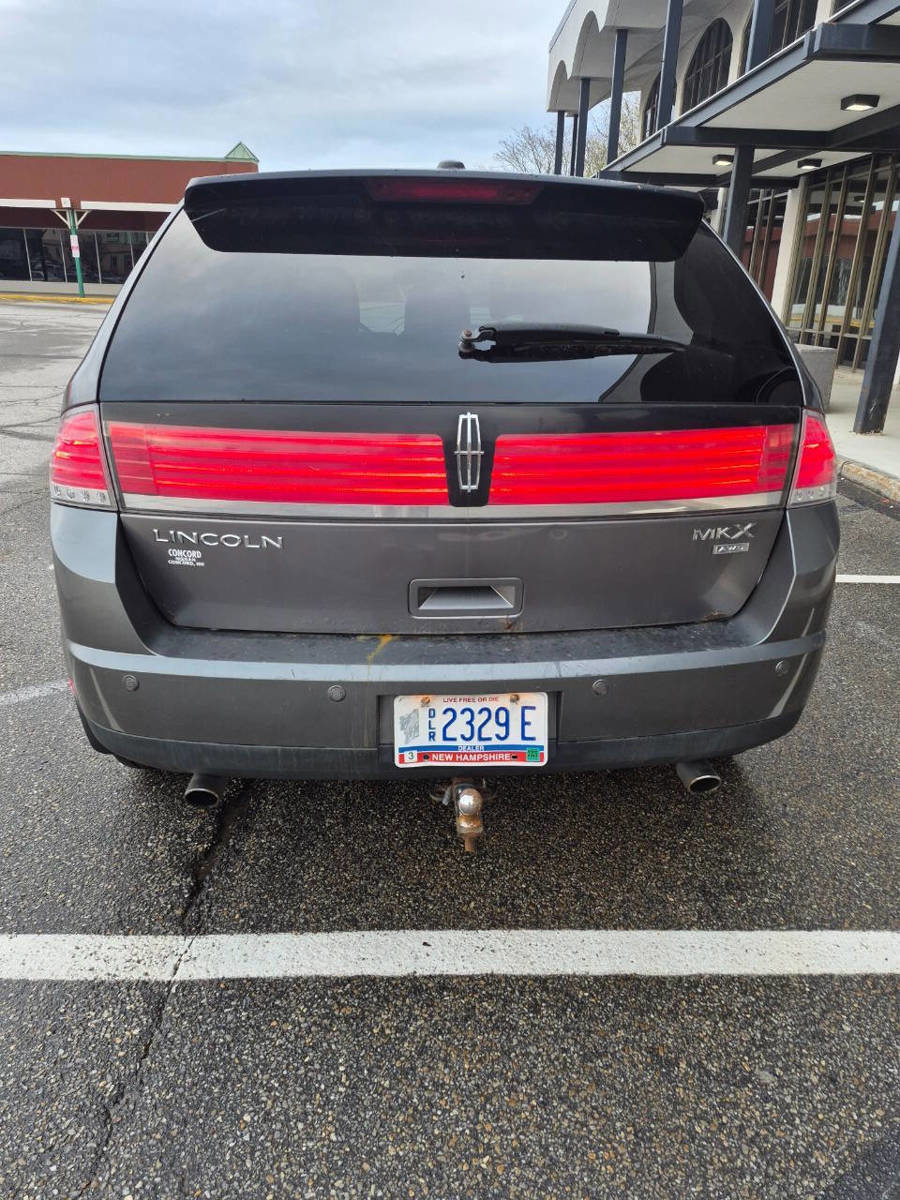 Used 2010 Lincoln MKX AWD image 4