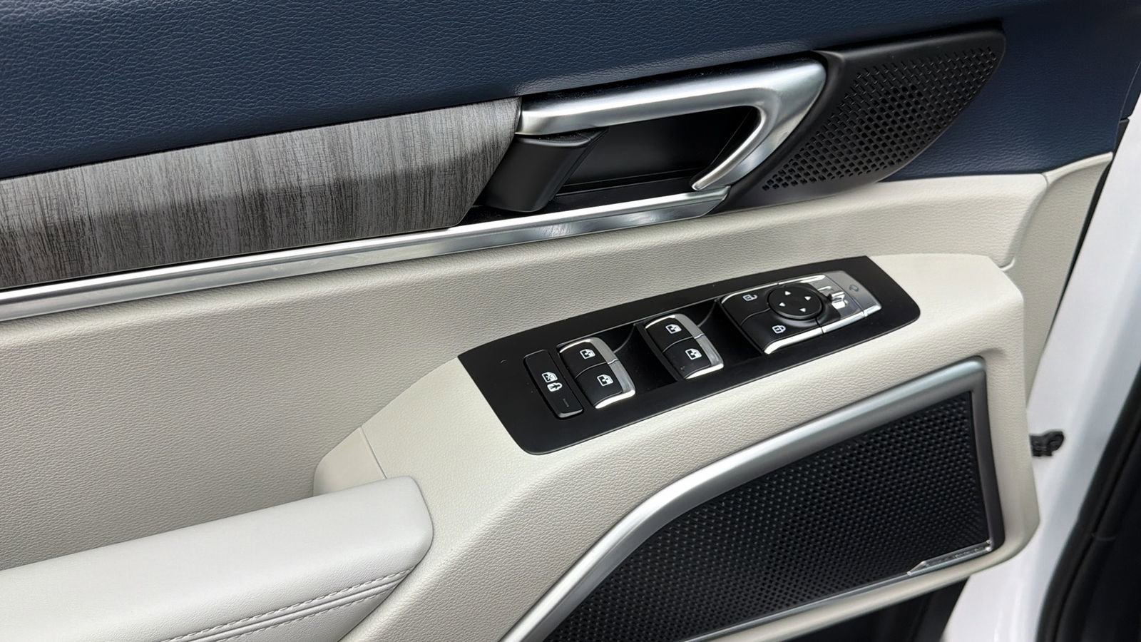 Used 2025 Kia Telluride EX FWD image 26