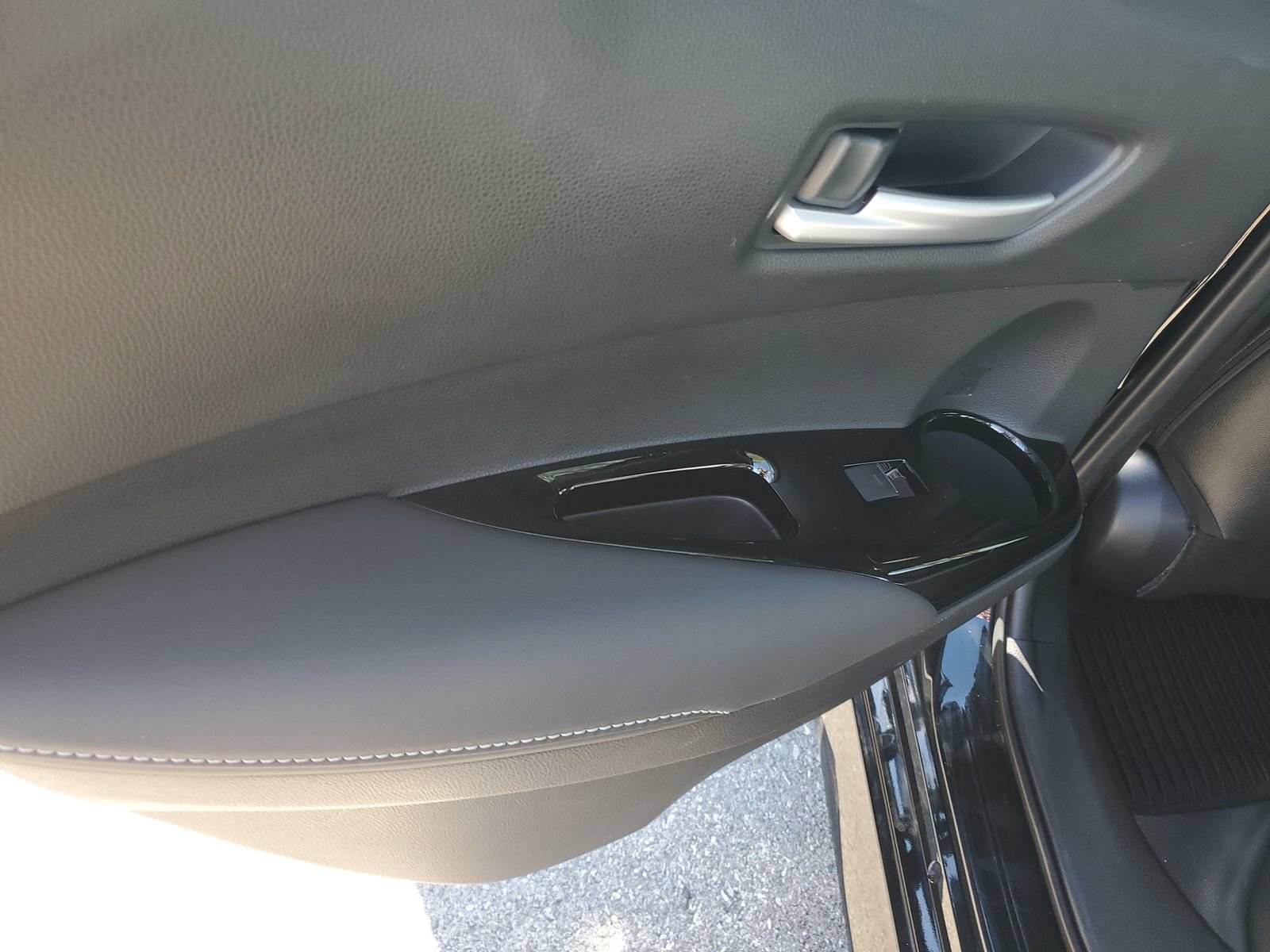 Used 2020 Toyota Corolla XSE FWD image 15