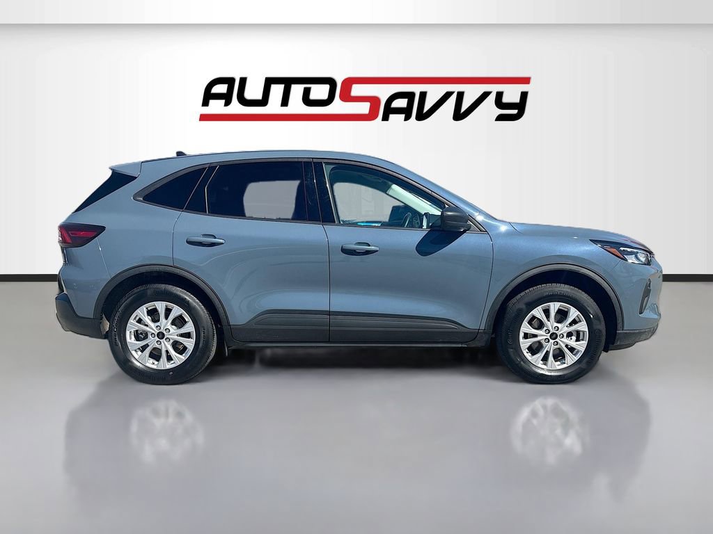 Used 2025 Ford Escape Active AWD/4WD image 8