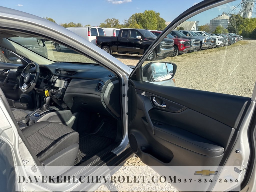 Used 2018 Nissan Rogue S image 23