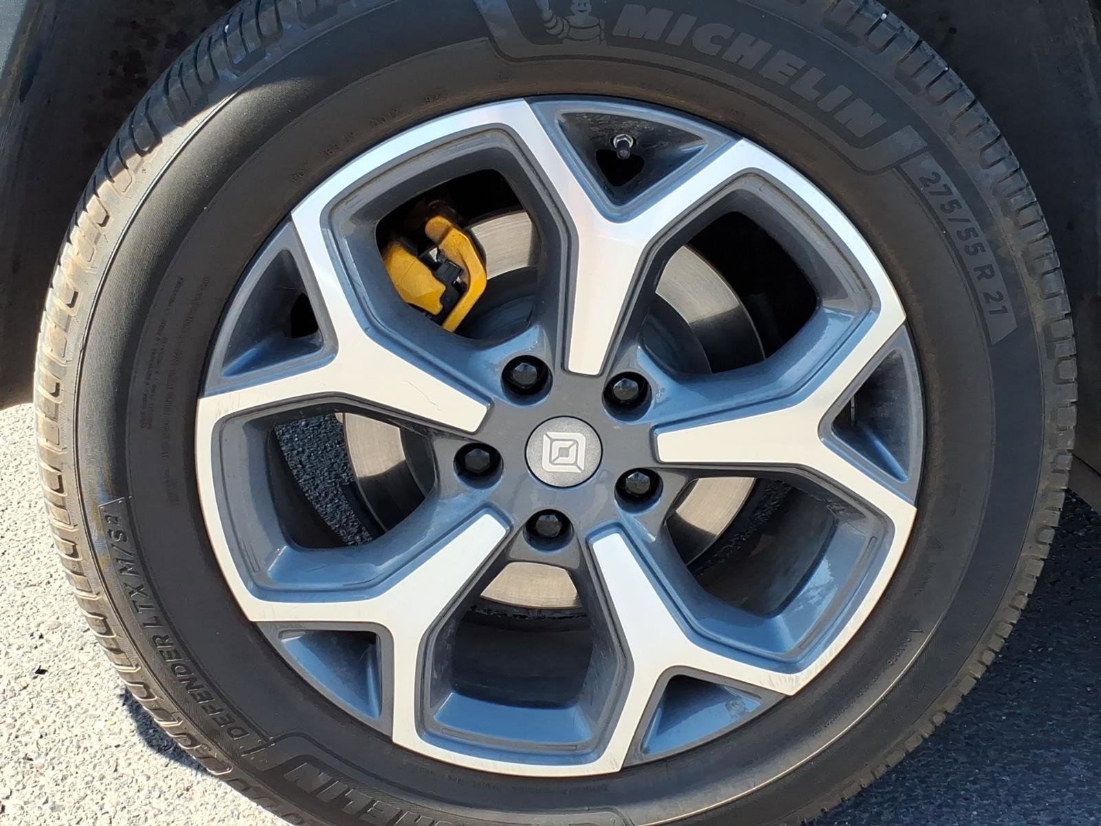 Used 2023 Rivian R1S Adventure image 7