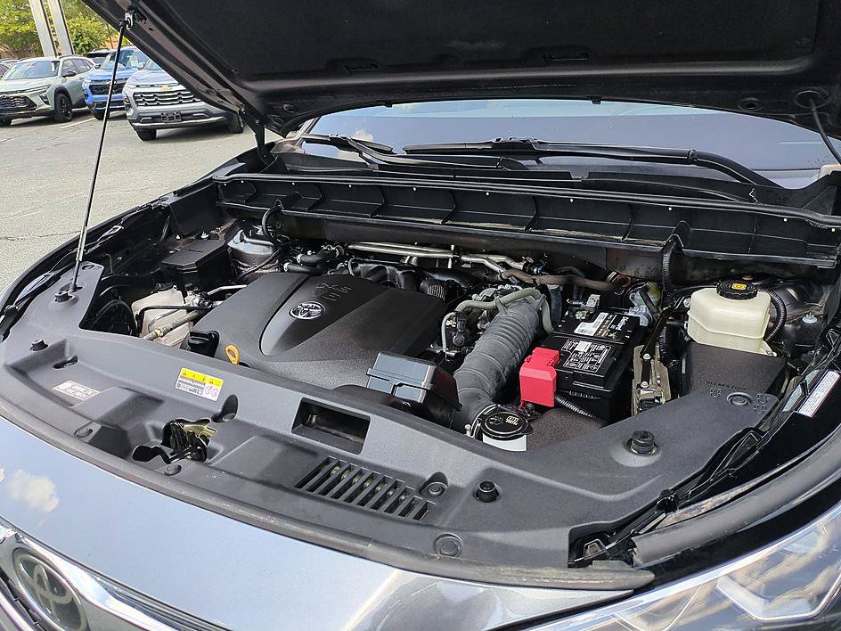 Used 2021 Toyota Highlander Platinum FWD image 38