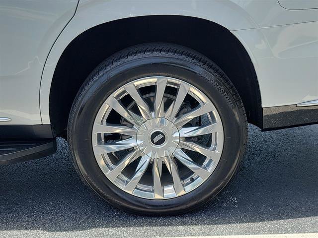 Certified 2023 Cadillac Escalade Premium Luxury AWD/4WD image 5