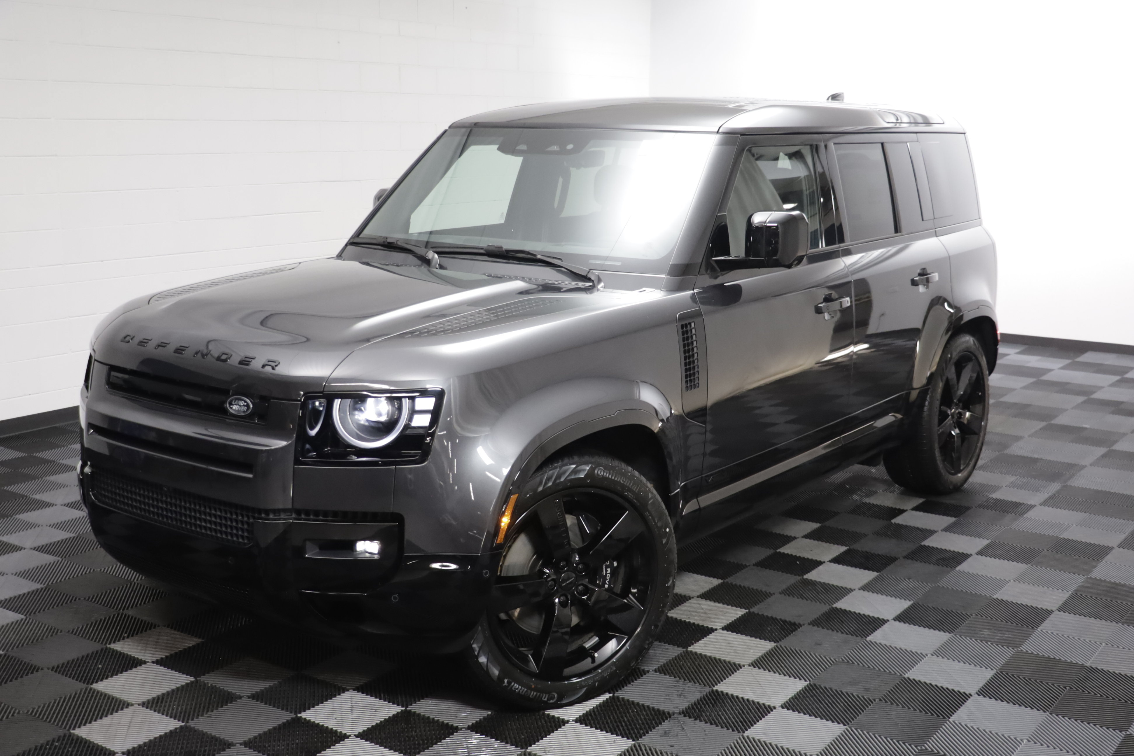New 2026 Land Rover Defender 110 V8 AWD/4WD image 2