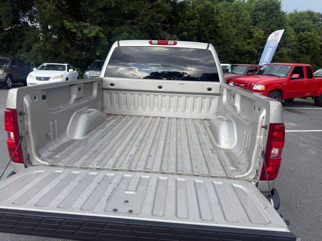 Used 2009 Chevrolet Silverado 1500 LT w/ All Star Package RWD image 8