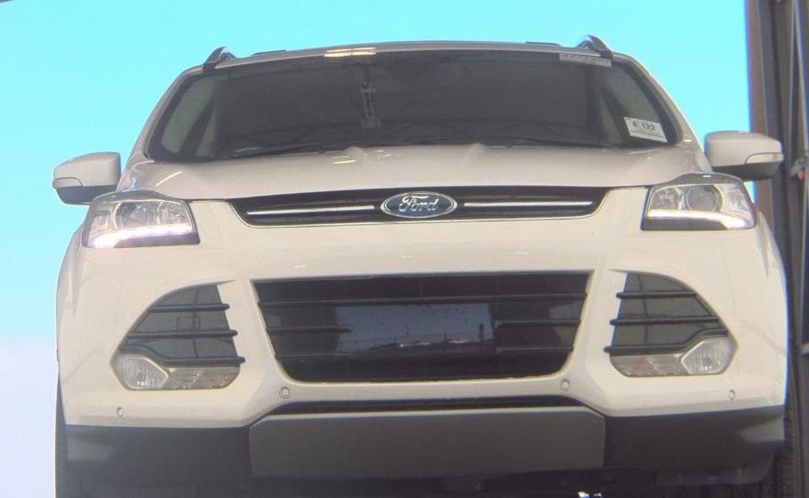 Used 2016 Ford Escape Titanium w/ Equipment Group 301A FWD image 2