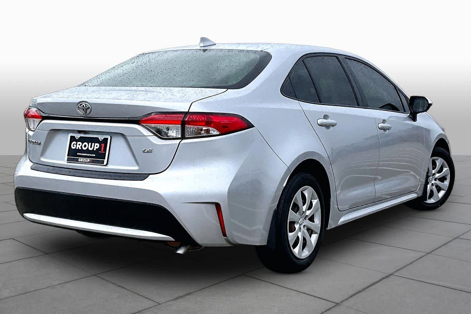Used 2021 Toyota Corolla LE FWD image 12
