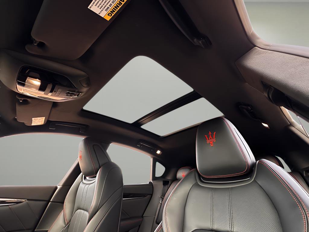 Used 2024 Maserati Levante GT Ultima image 23