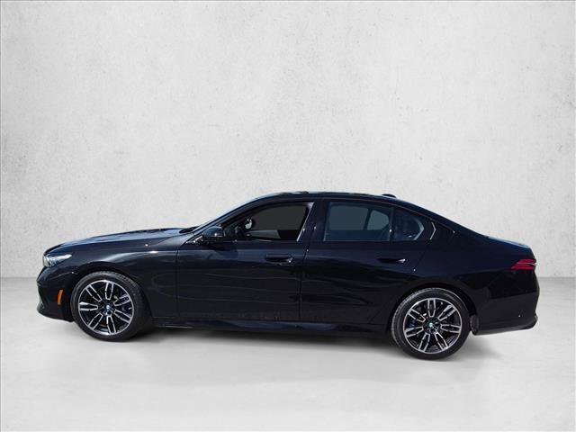 Used 2025 BMW 530i w/ M Sport Package RWD image 7