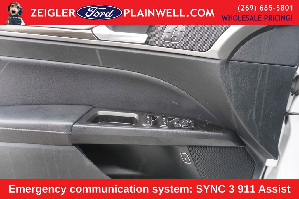 Used 2017 Ford Fusion Energi SE image 7