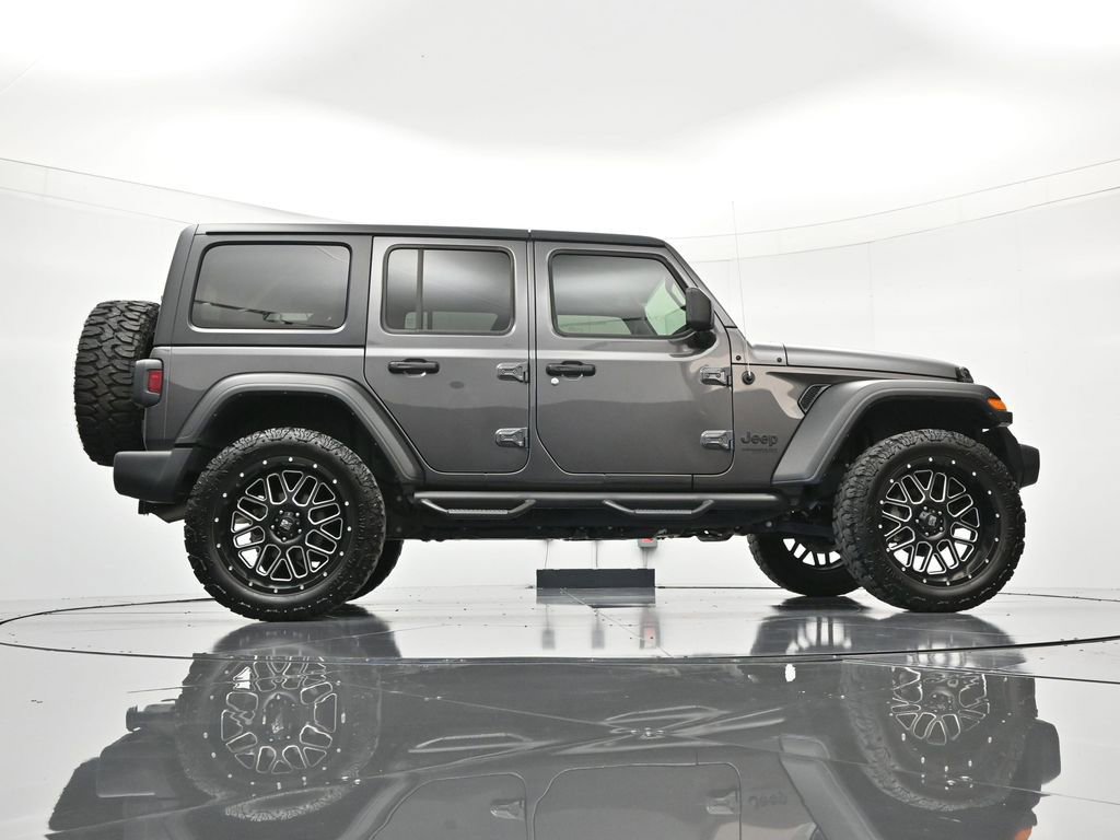 Used 2022 Jeep Wrangler Unlimited Sport image 39