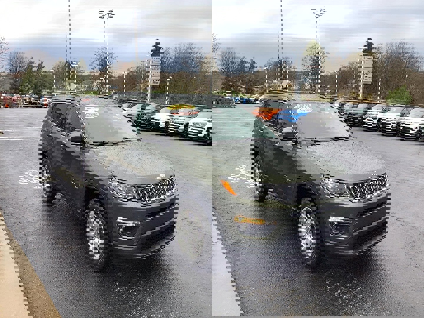 Certified 2018 Jeep Compass Latitude w/ Cold Weather Group image 3