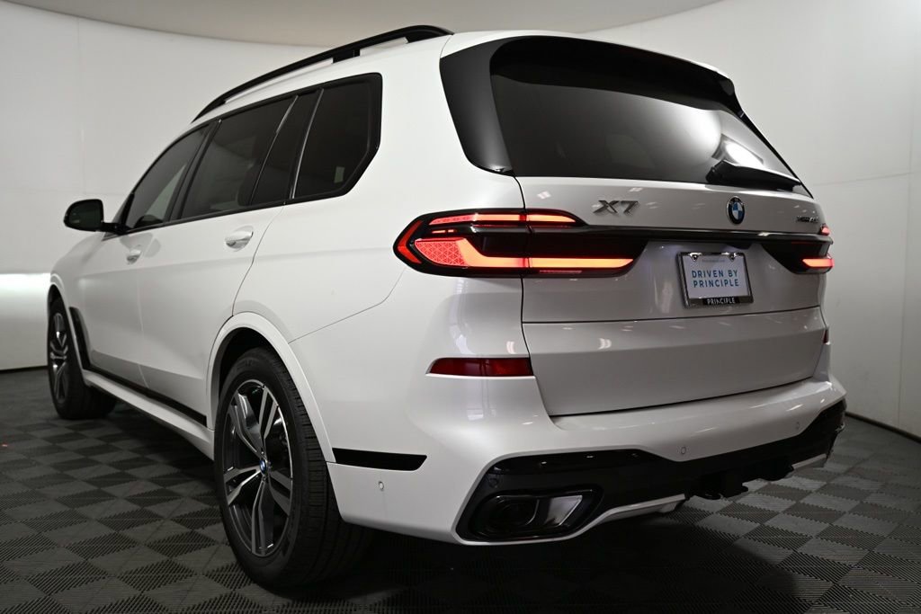 New 2026 BMW X7 xDrive40i w/ M Sport Package AWD/4WD image 6