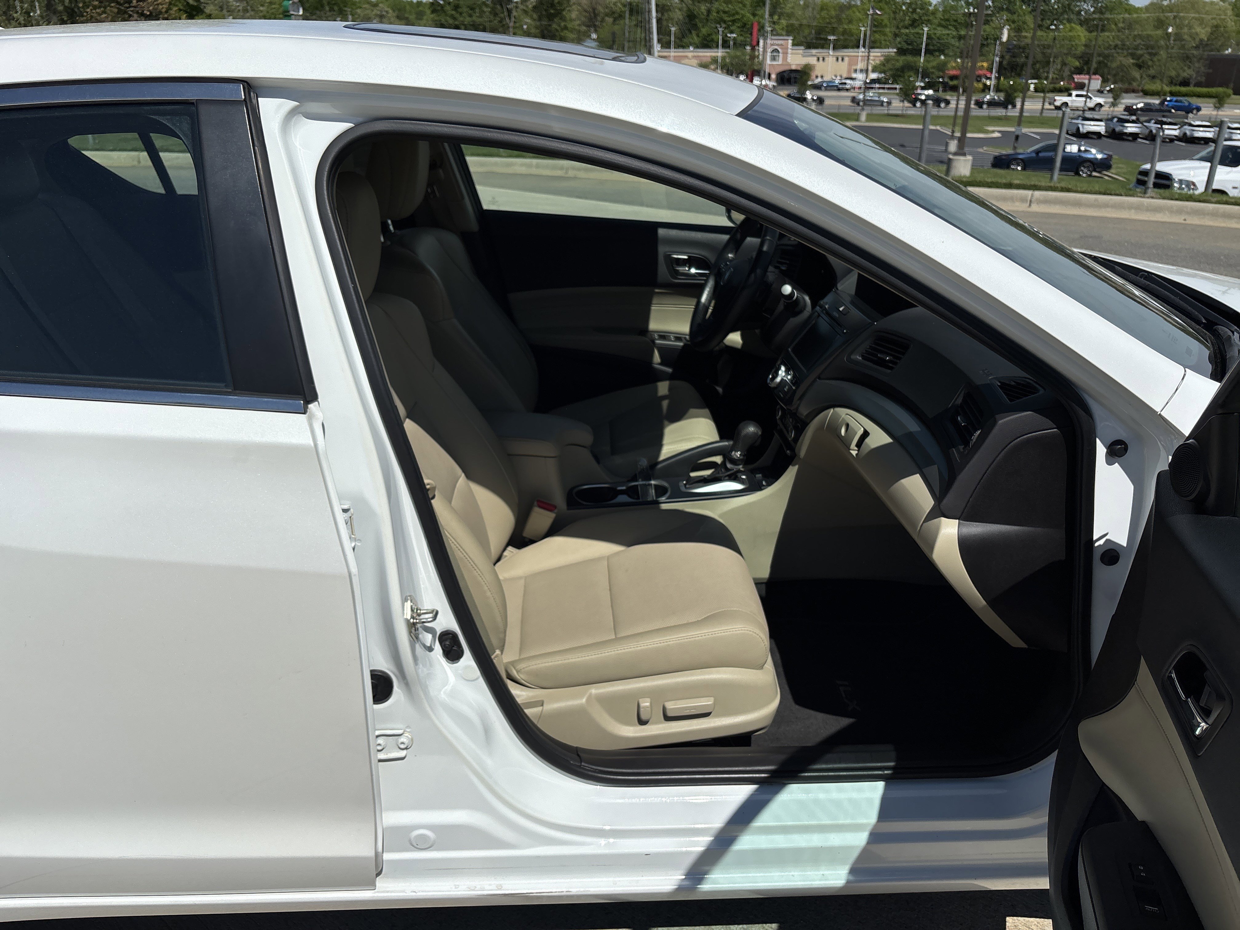 Certified 2016 Acura ILX w/ Premium Package image 33