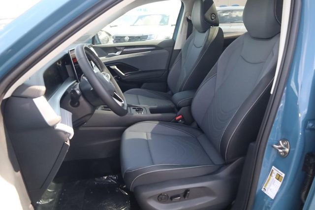 New 2026 Volkswagen Tiguan SE image 17