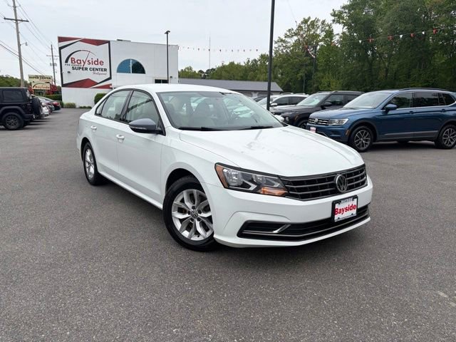 Used 2018 Volkswagen Passat 2.0T S FWD image 2