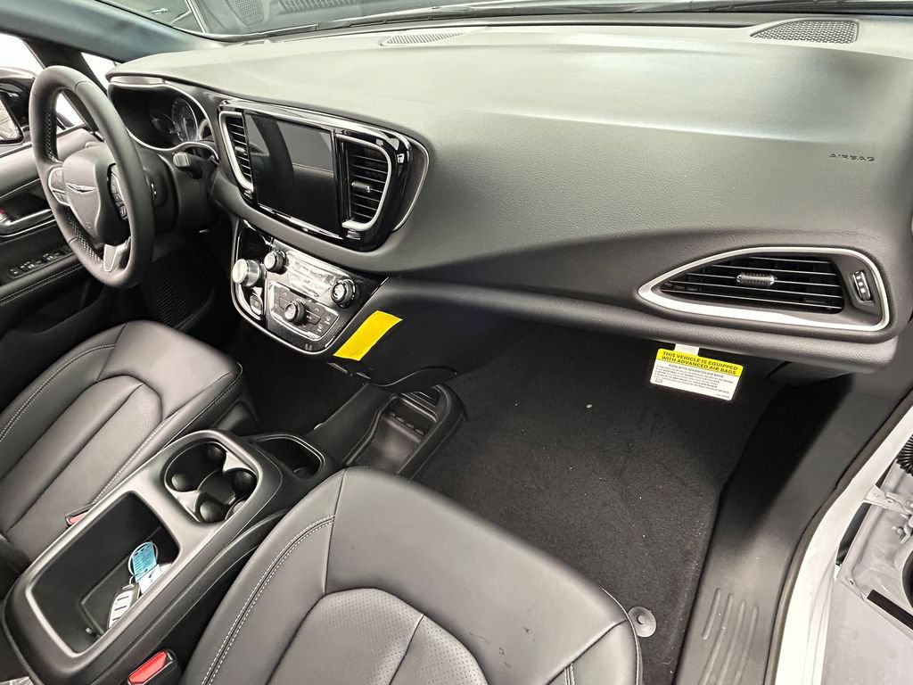 New 2026 Chrysler Voyager LX FWD image 34