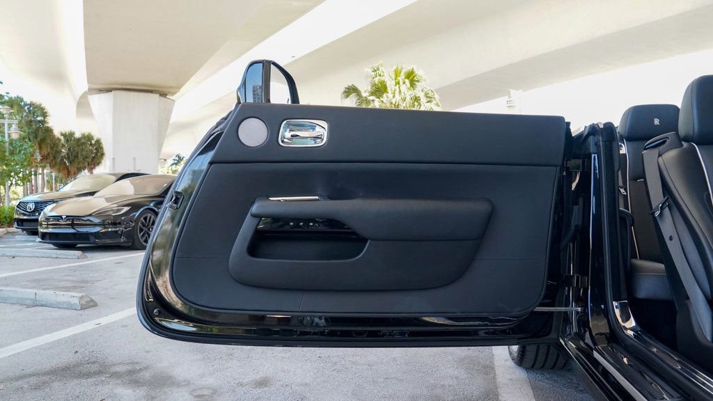 Used 2016 Rolls-Royce Dawn image 72